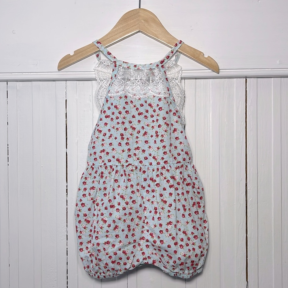 BAILEYS BLOSSOMS EUC/NWOT Girls Floral Print Lace Detail Bubble Romper